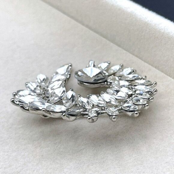 Silver with White Diamond Crystal Floral Leaf Wreath Pin Back Brooch - Picture 5 of 8